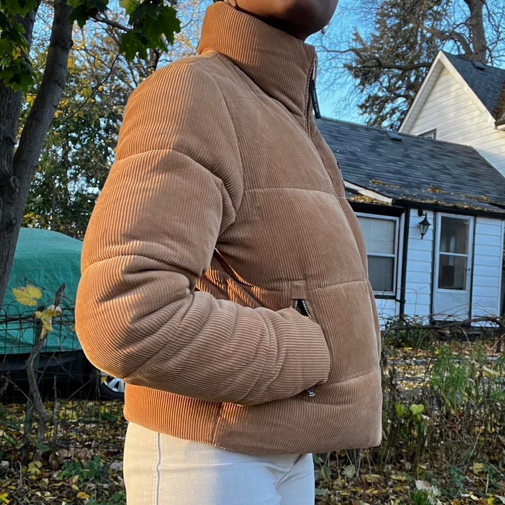 Tommy Hilfiger corduroy puffer jacket 🧸 - Picture 7 of 8